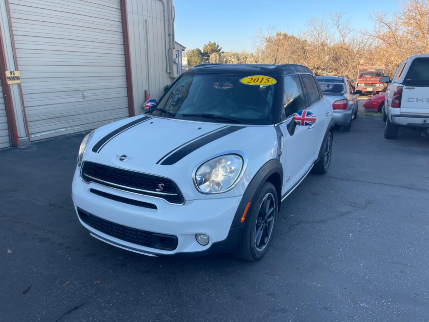 2015 Alpine White Mini Countryman (WMWZC5C50FW) , AT transmission, located at 813 E Fairview Ave, Meridian , ID, 83642, (208) 336-8230, 43.618851, -116.384010 - Photo#1